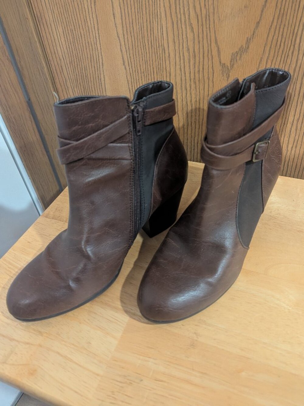 Aerosoles A2 Invitation Brown Block Heel Faux Leather Zip Buckle Booties -8.5‎